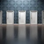 Tipologie di porte: a libro, a battente o scorrevoli?